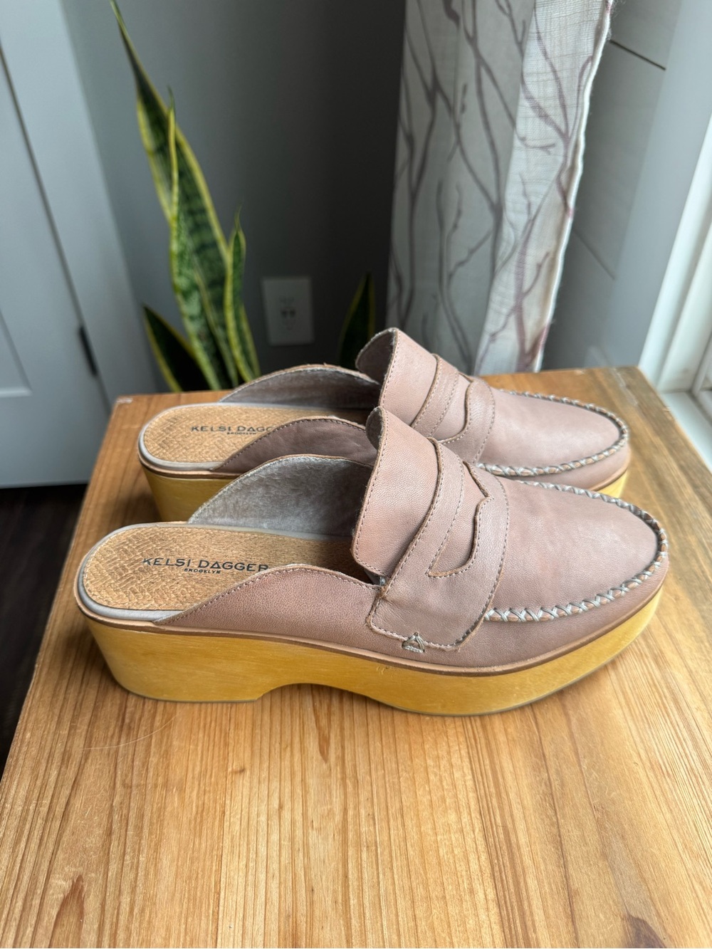 Kelsi Dagger Clogs Shoes 9.5